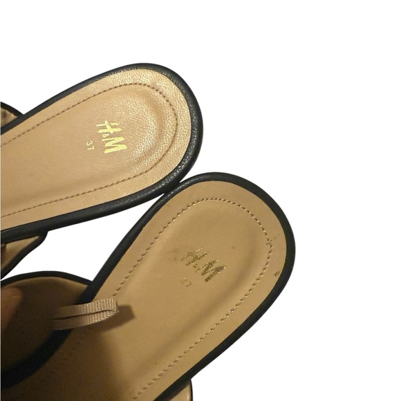 HEM leather black point toe slides. - Picture 12 of 13